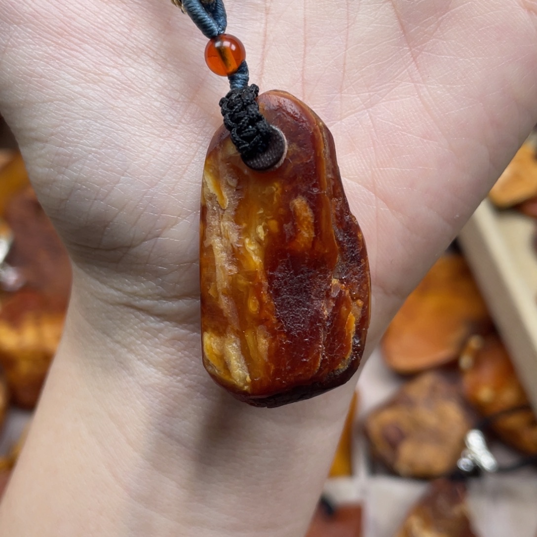 琥珀未镶嵌珠宝奇石