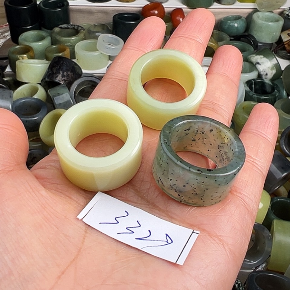 【闪购商品】未镶嵌蛇纹石玉戒指@****事