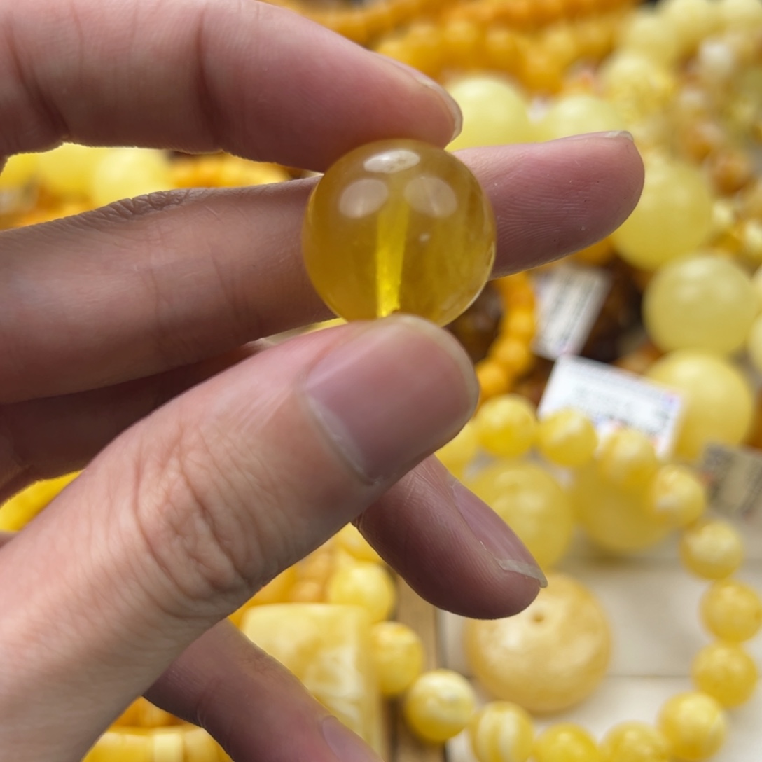 琥珀珠宝奇石未镶嵌