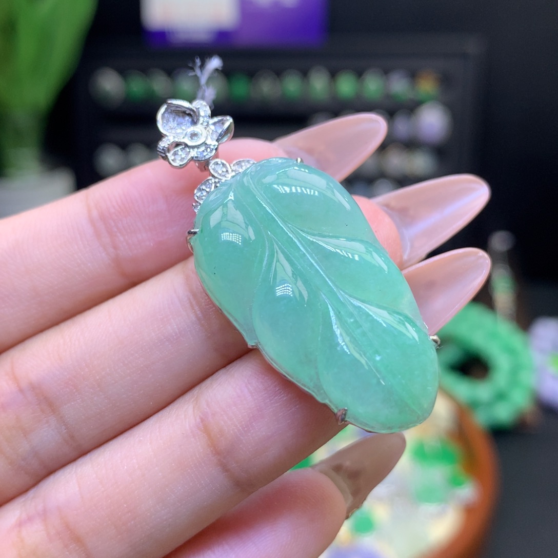 翡翠颈饰18K金镶嵌天然