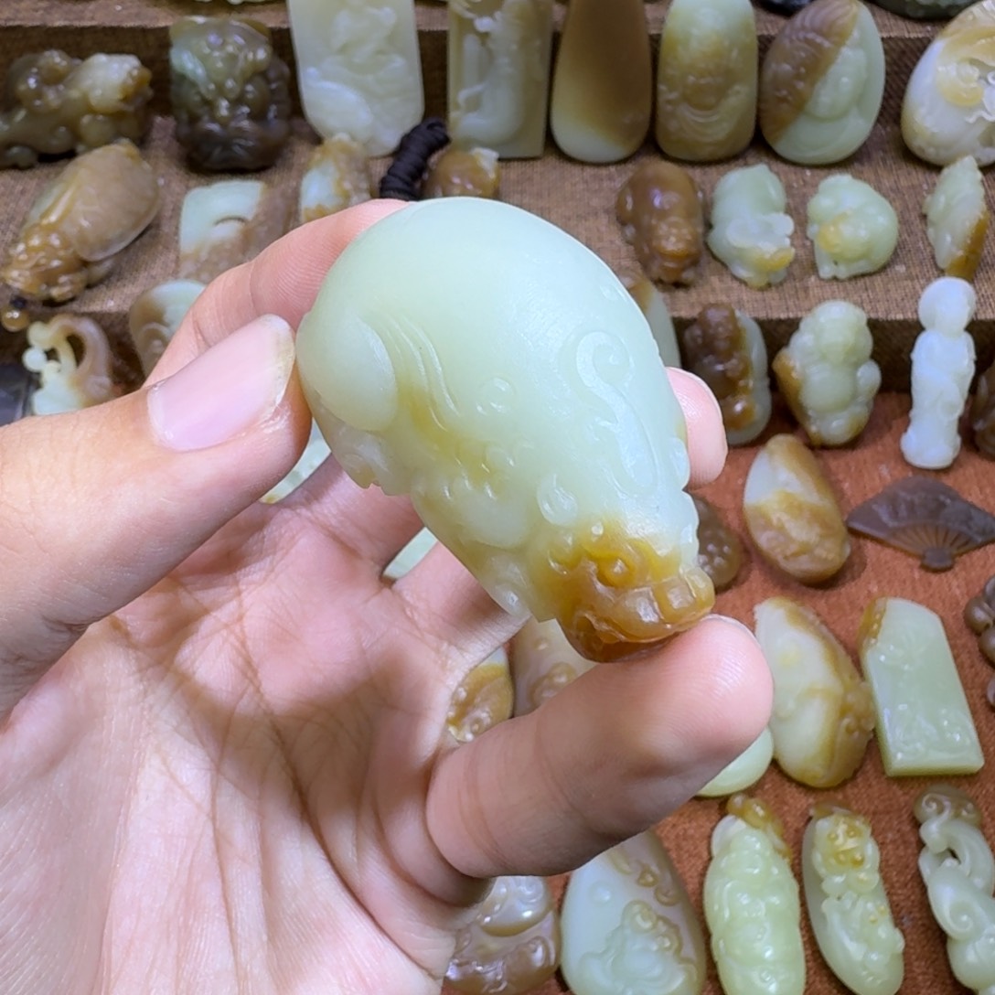 颈饰未镶嵌和田玉