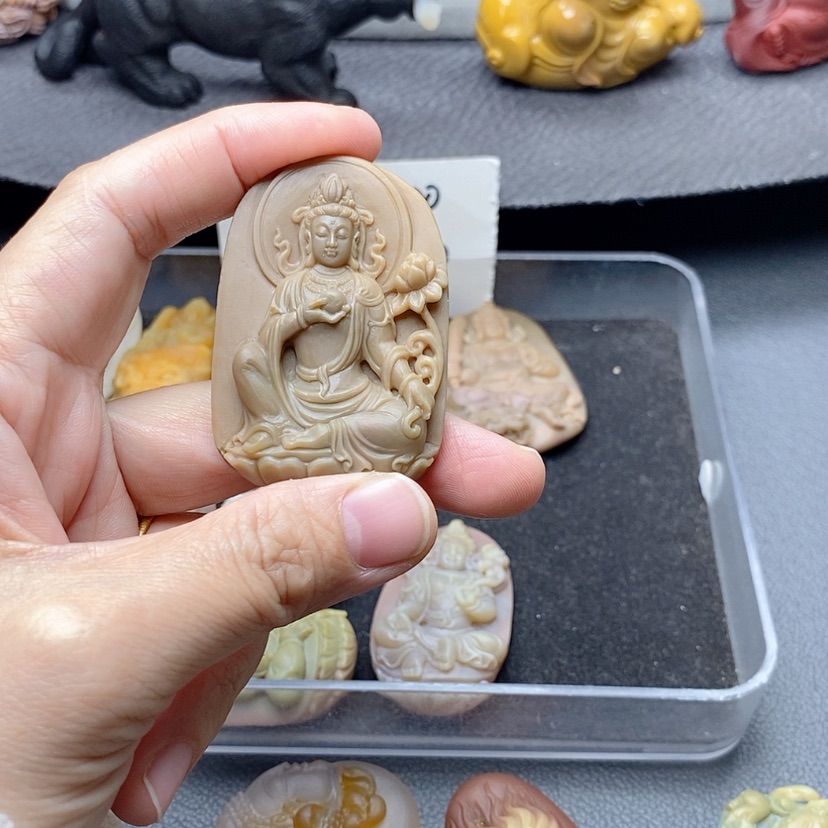 【闪购商品】定制石英质玉吊坠未镶嵌