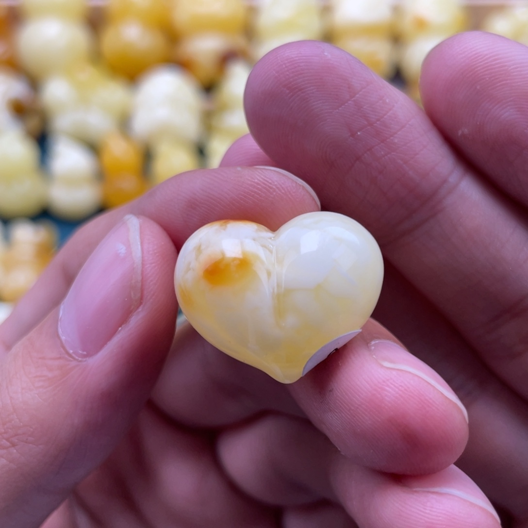 鹏***李琥珀未镶嵌裸石蜜蜡