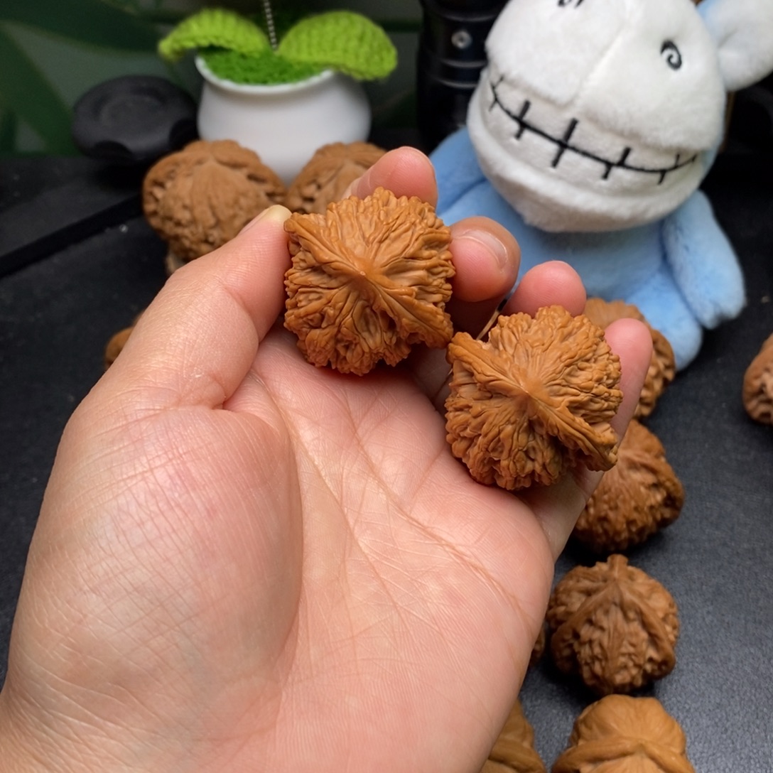 吊坠文玩核桃特价虎头38