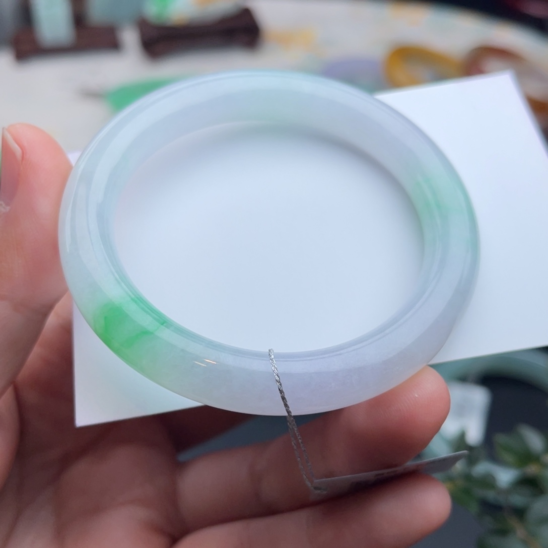 未镶嵌手镯（圆镯）翡翠