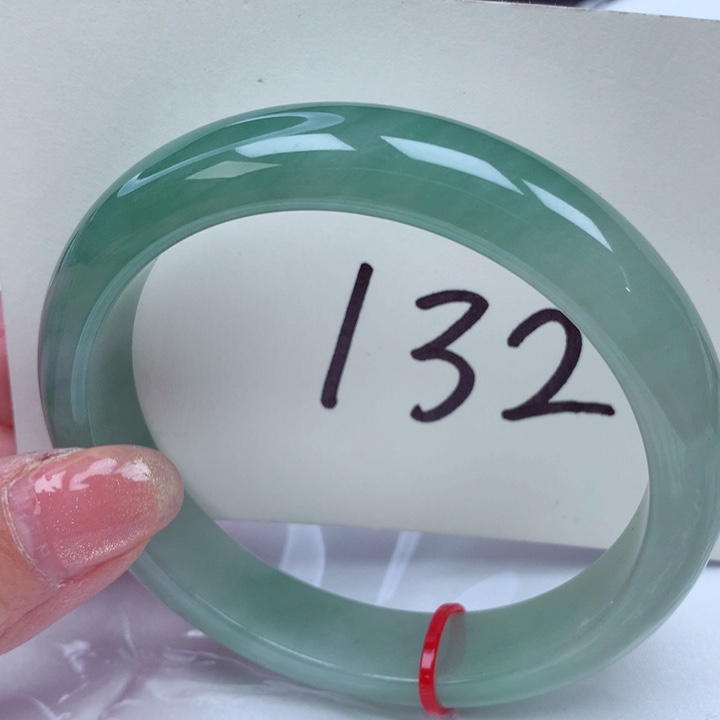 翡翠手镯未镶嵌翡翠