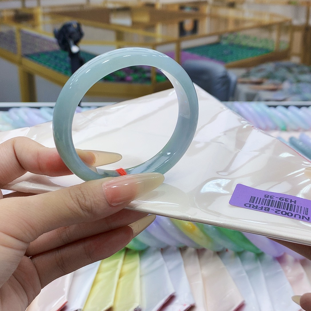 翡翠未镶嵌手镯bbb