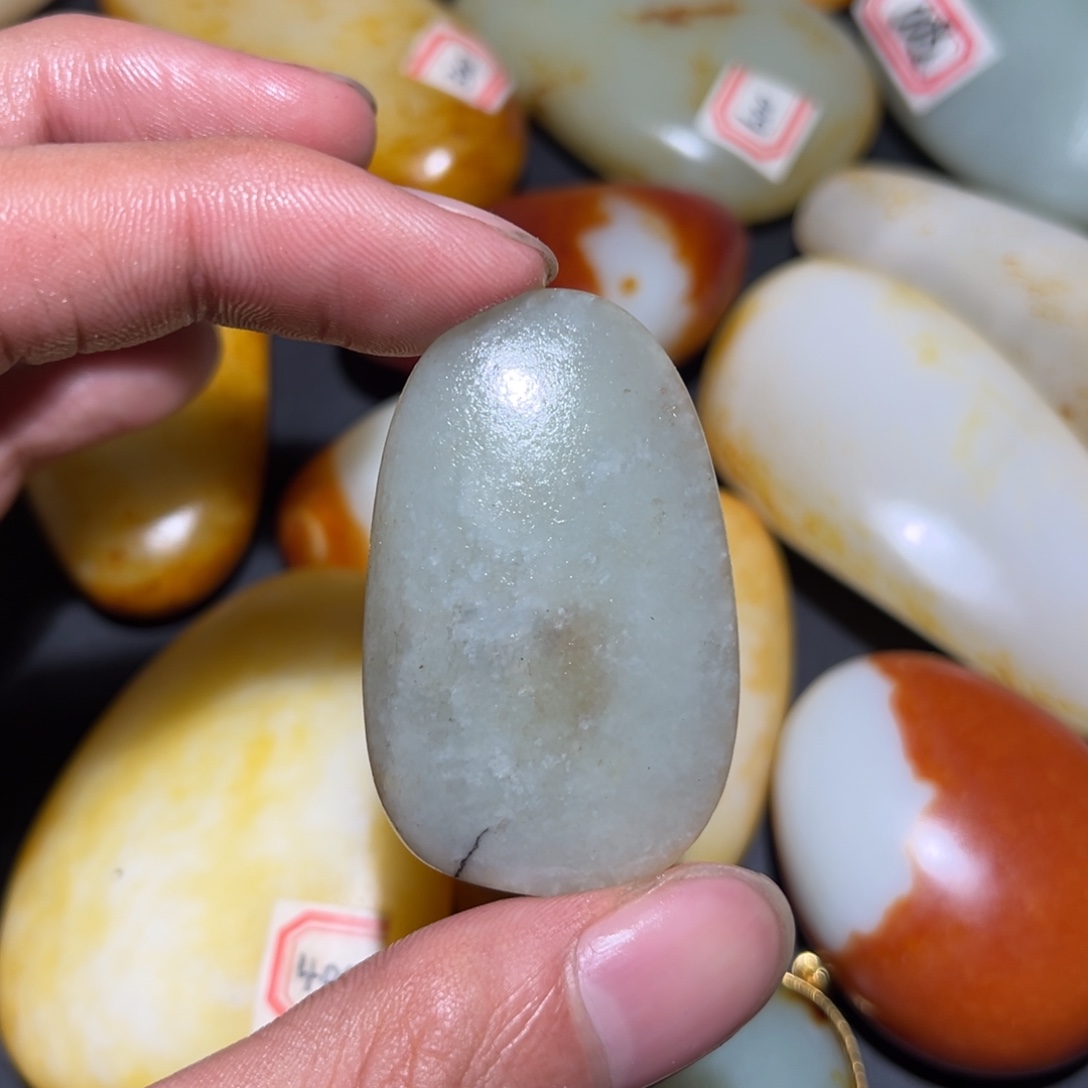 和田玉未镶嵌珠宝奇石