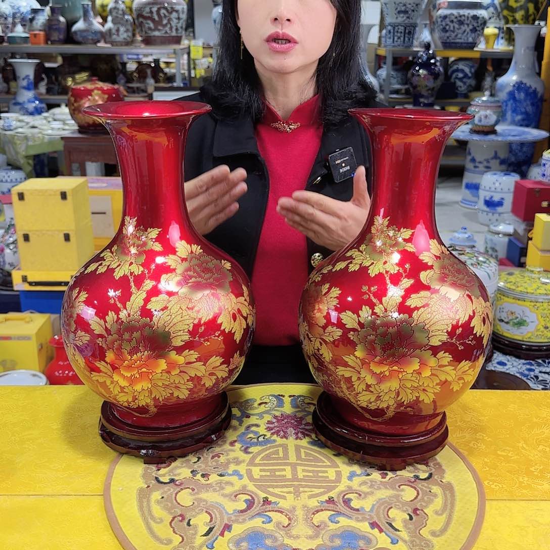 景德镇陶瓷花瓶一对送底座