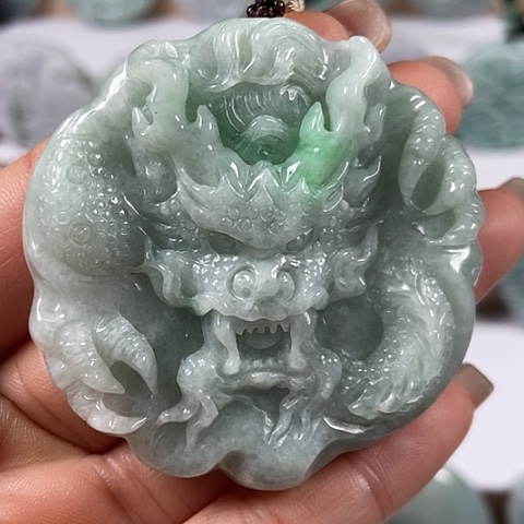 翡翠颈饰未镶嵌龙行天下福利