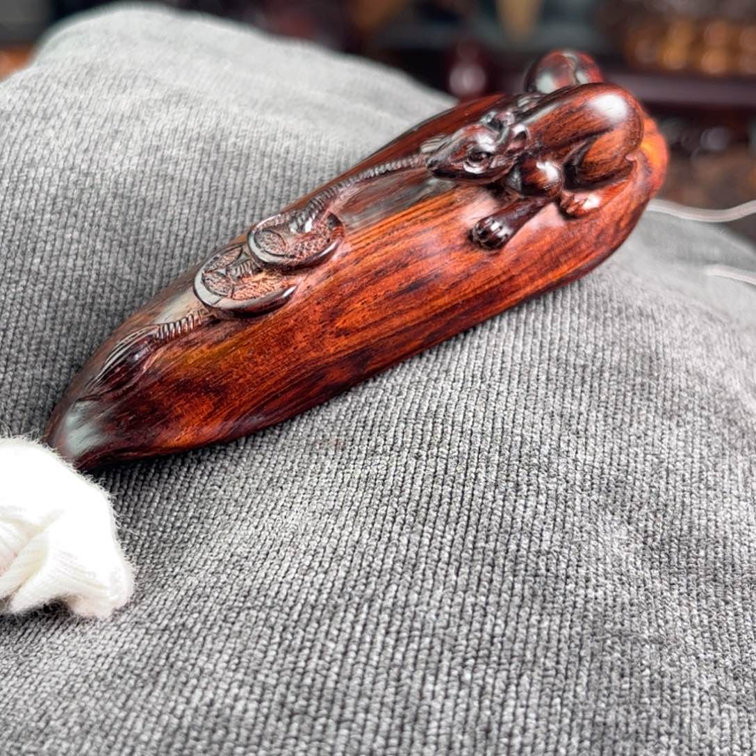 黄花梨/降香黄檀把件鼠来宝