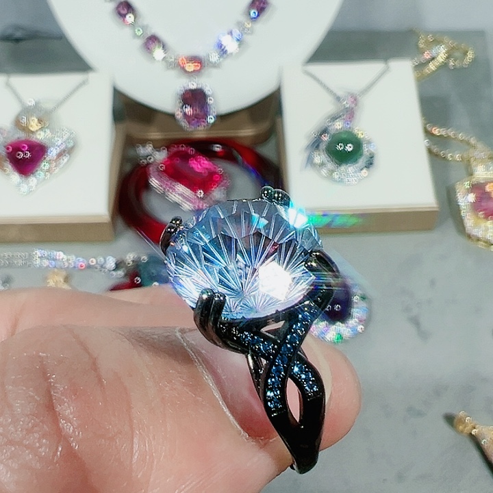 红宝石颈饰未镶嵌