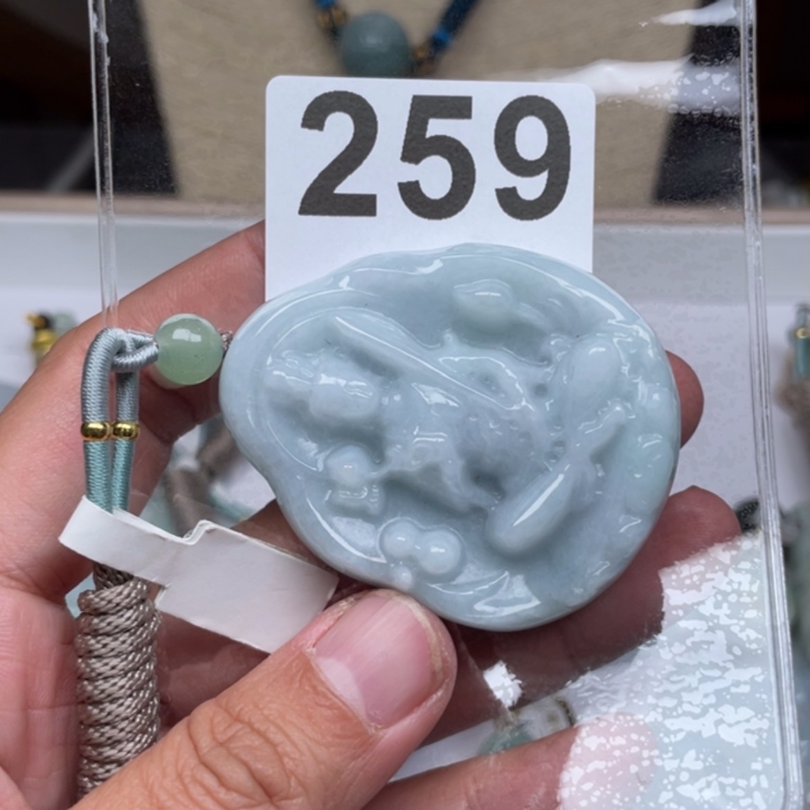 【闪购商品】翡翠颈饰未镶嵌丫****乐翡翠