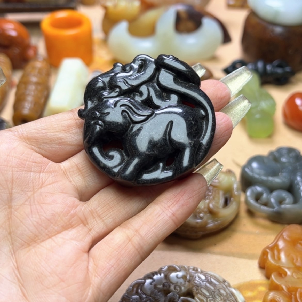 【闪购商品】蛇纹石玉颈饰未镶嵌