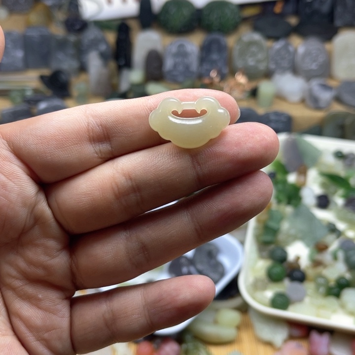 和田玉颈饰未镶嵌