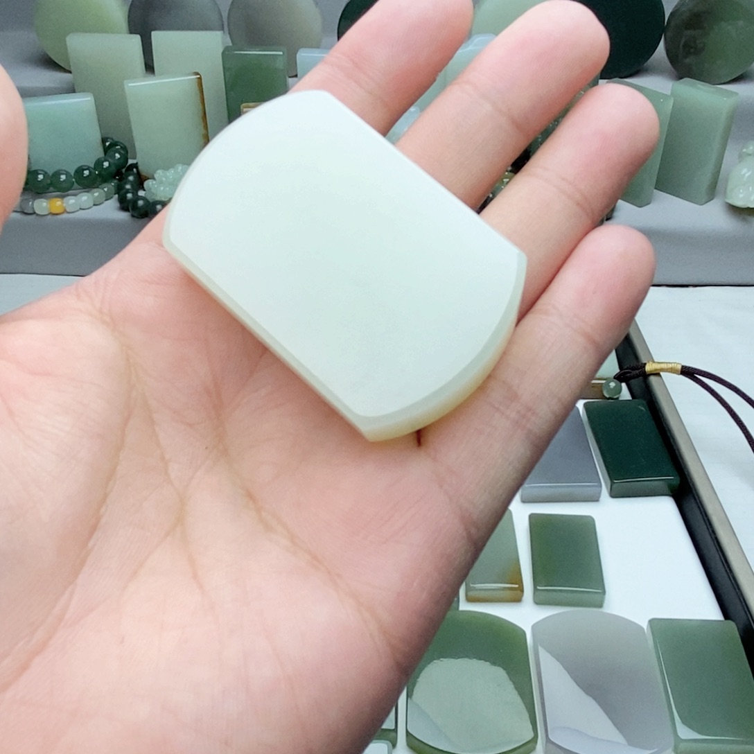 和田玉颈饰未镶嵌素