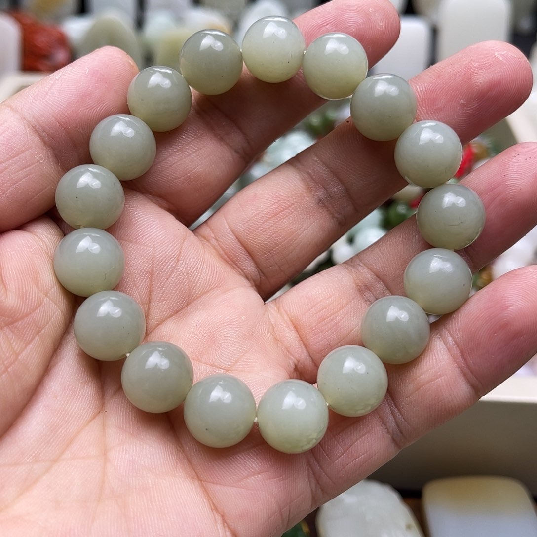 和田玉颈饰未镶嵌