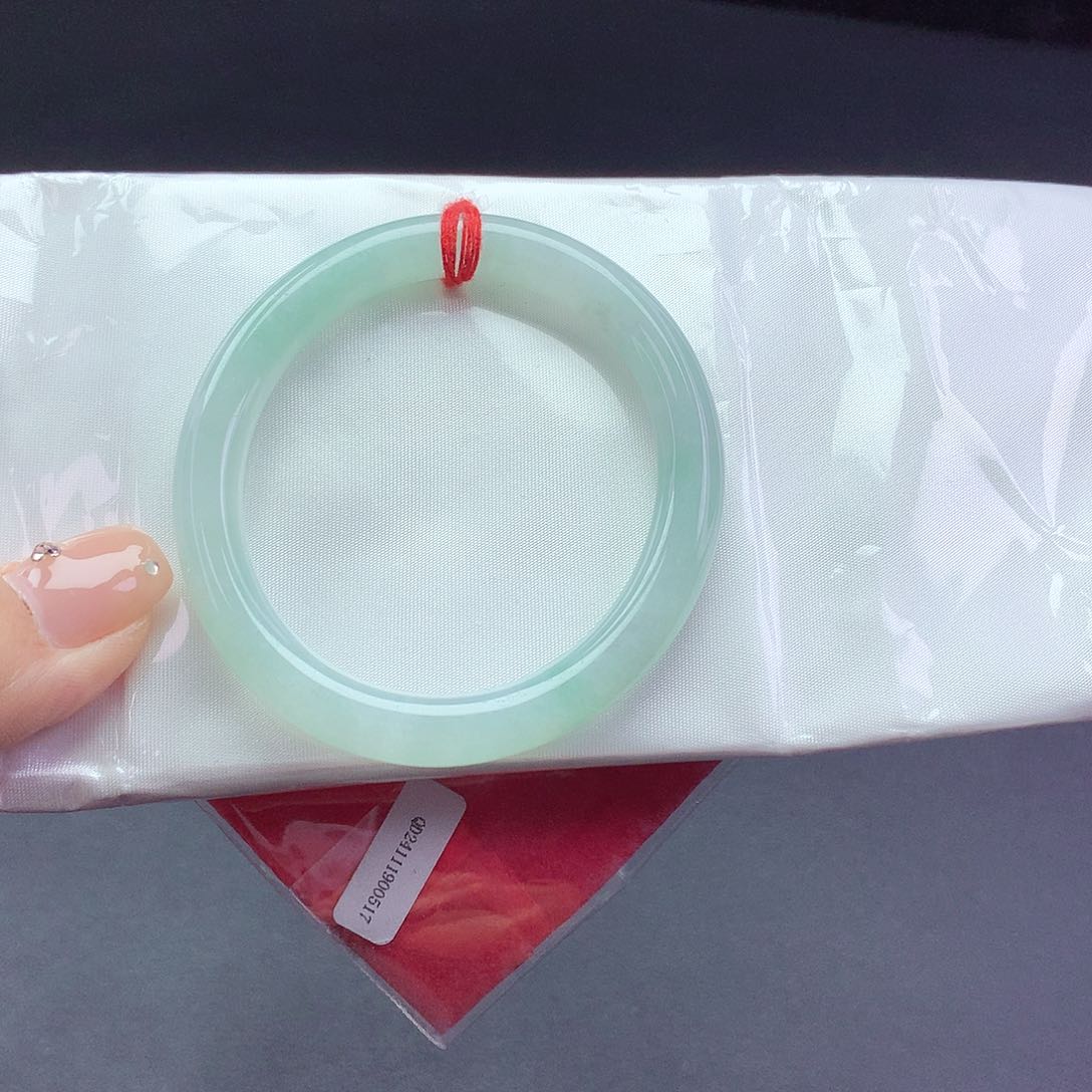 【闪购商品】翡翠手镯未镶嵌贵妃a 1101403