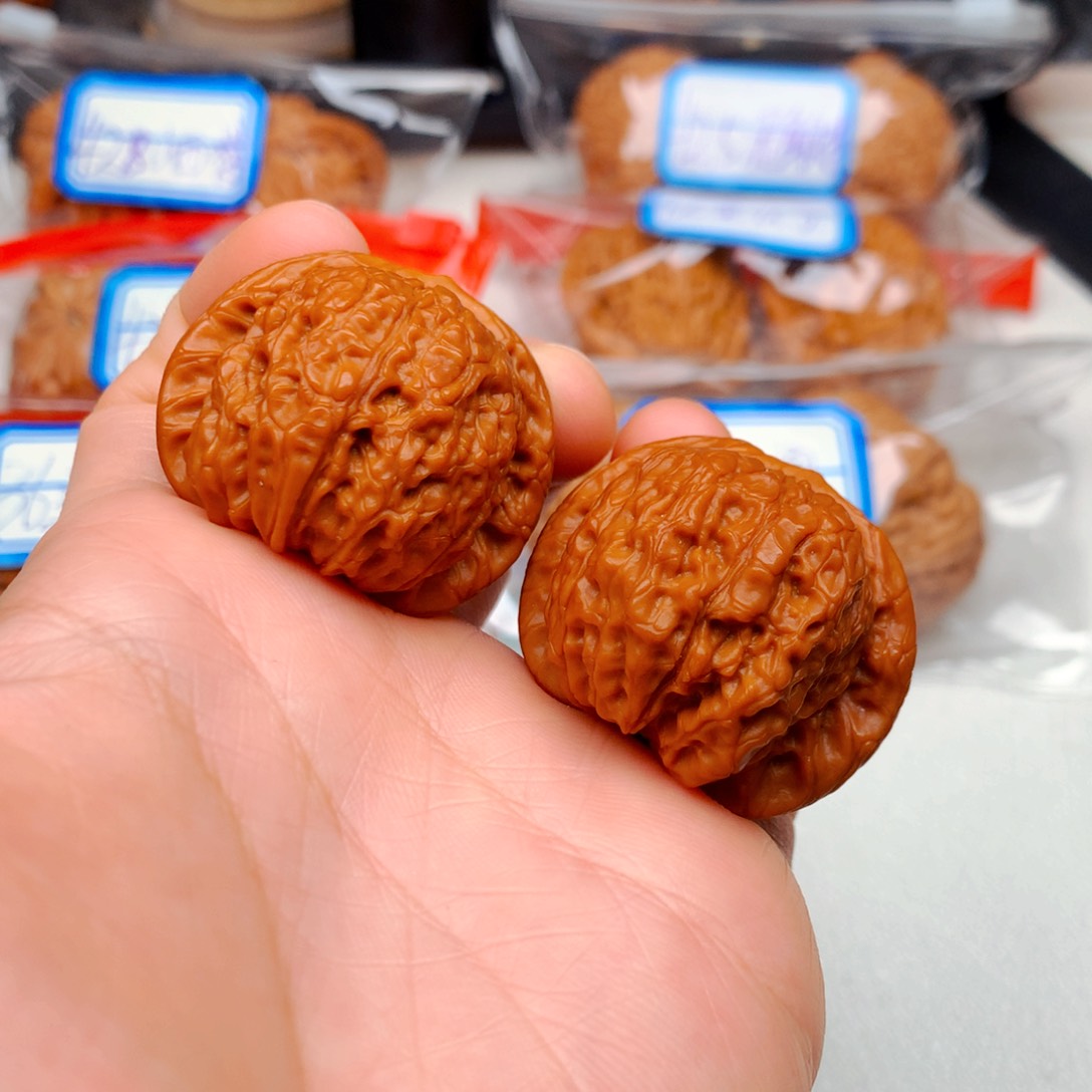 文玩核桃吊坠36血麒麟