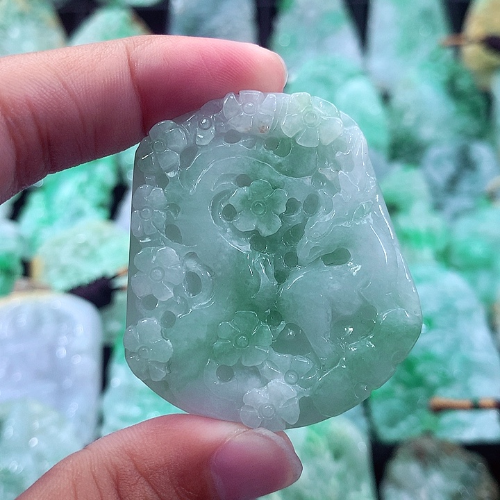 翡翠未镶嵌吊坠(不含链)