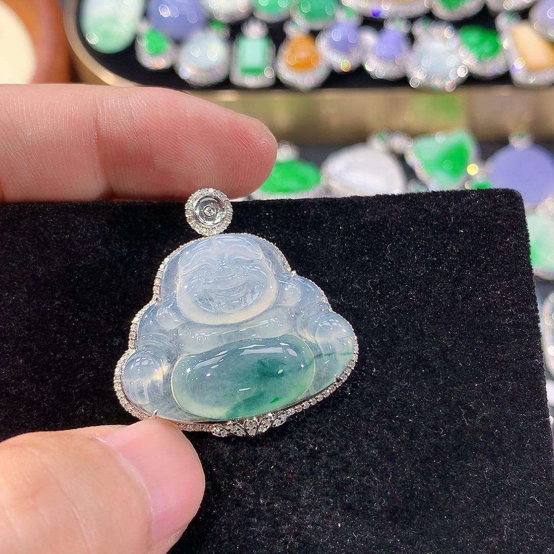 翡翠18K金镶嵌颈饰