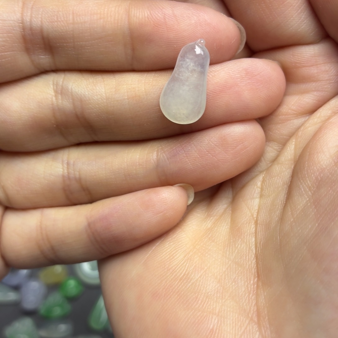 翡翠未镶嵌颈饰葫芦瓜