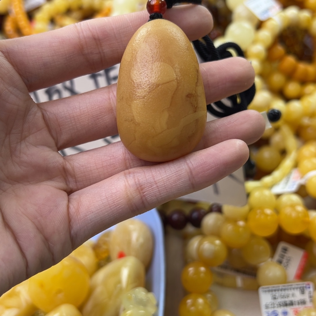 琥珀珠宝奇石未镶嵌