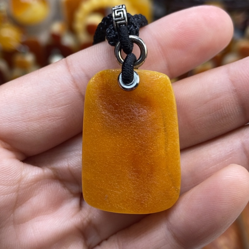 【闪购商品】琥珀颈饰未镶嵌