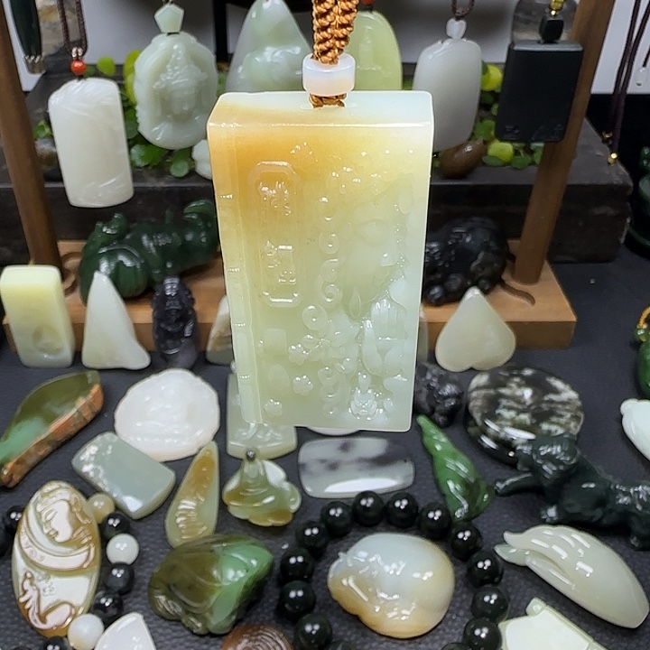 和田玉未镶嵌挂件