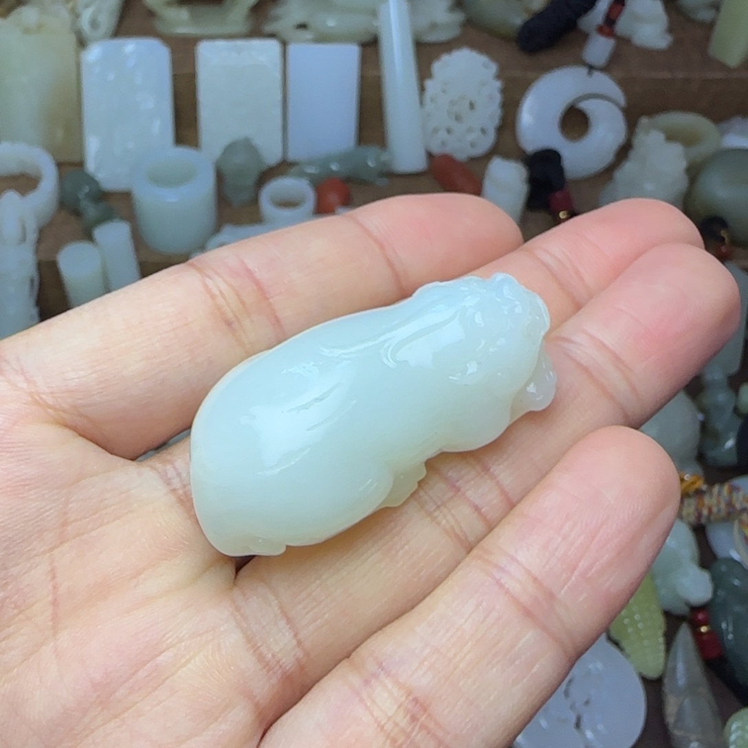 和田玉挂件未镶嵌貔貅