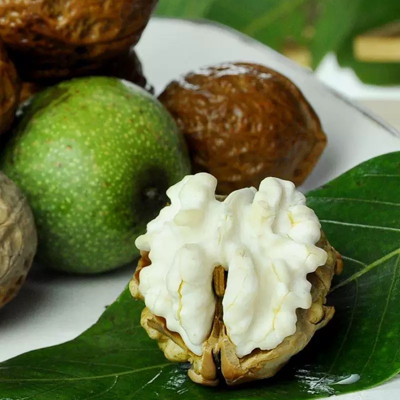 大凉山高山老树新鲜湿去青皮核桃脆嫩清甜营养美味好吃