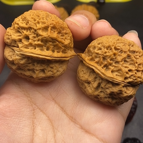 文玩核桃把件42尺饕餮金蟾