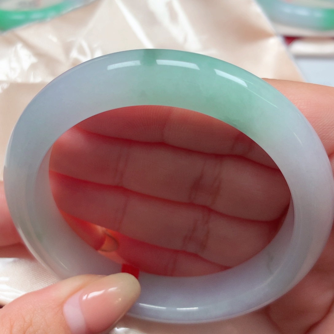 翡翠未镶嵌手镯39绿飘花细腻