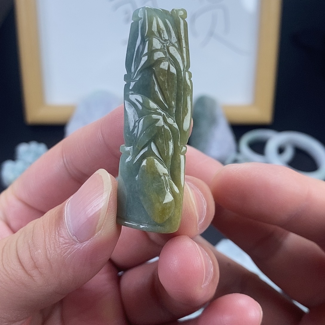 翡翠未镶嵌颈饰翡翠