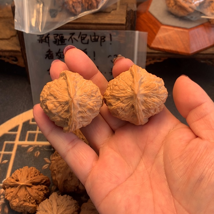 大***帅文玩核桃把件南瓜