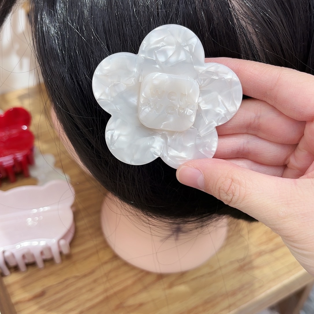 皮质铁合金大号花朵贝母