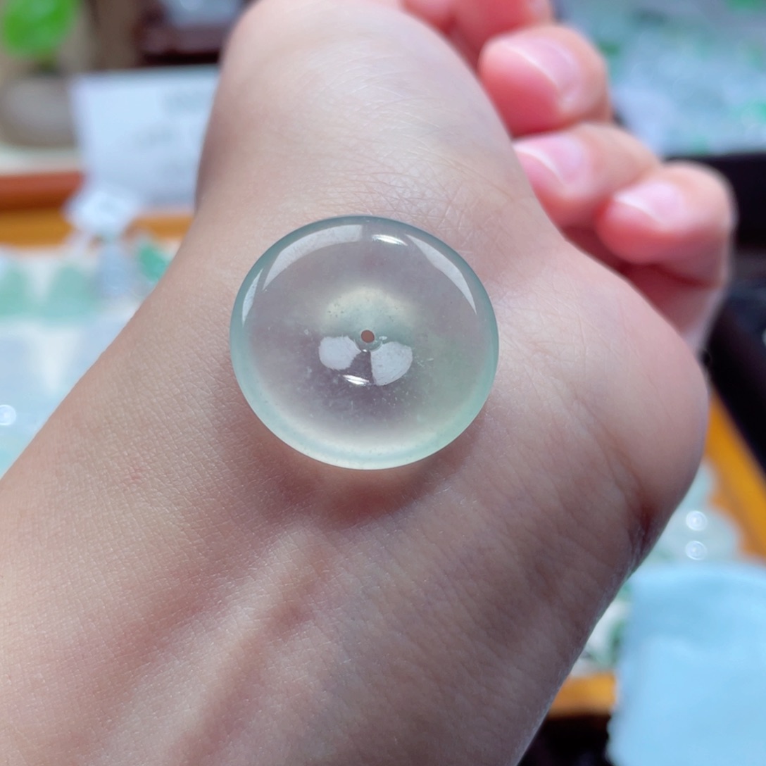 翡翠颈饰未镶嵌扣子