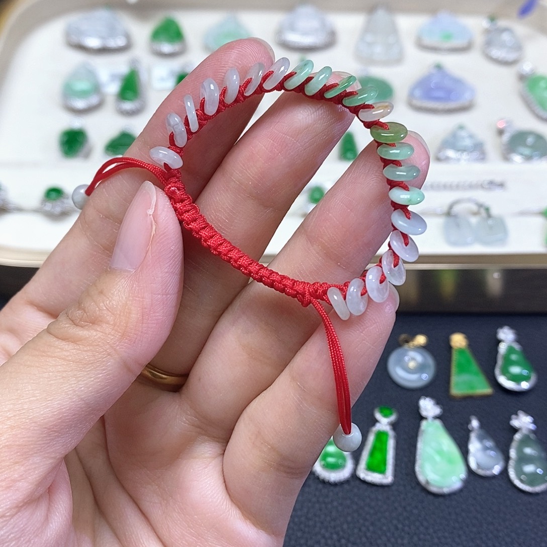 翡翠未镶嵌吊坠(不含链)手绳