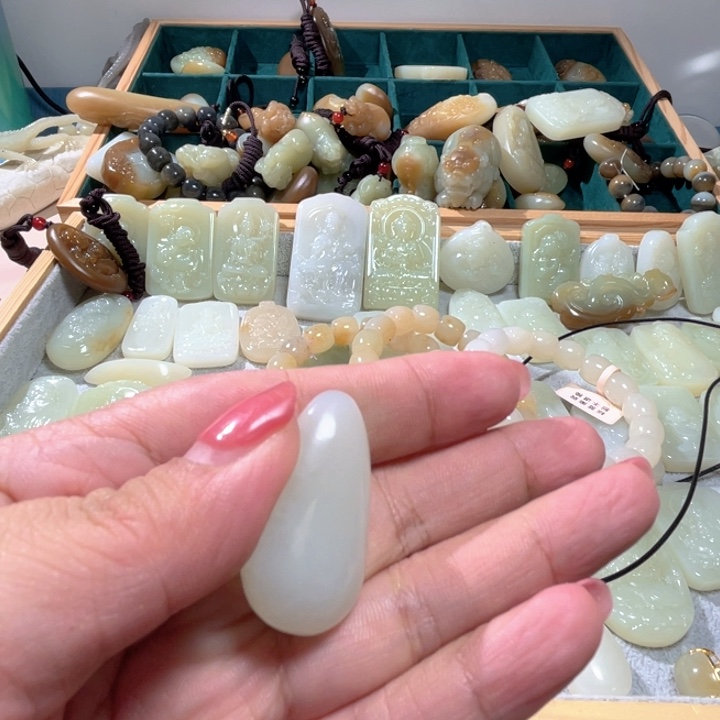 未镶嵌和田玉（糖玉）珠宝半成品