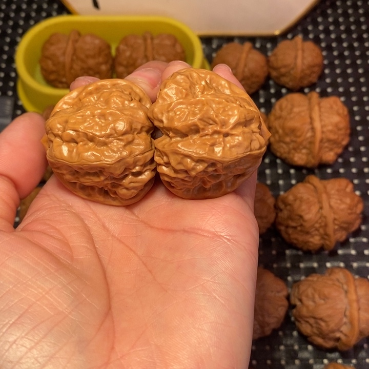 爱***何文玩核桃把件三角蛙