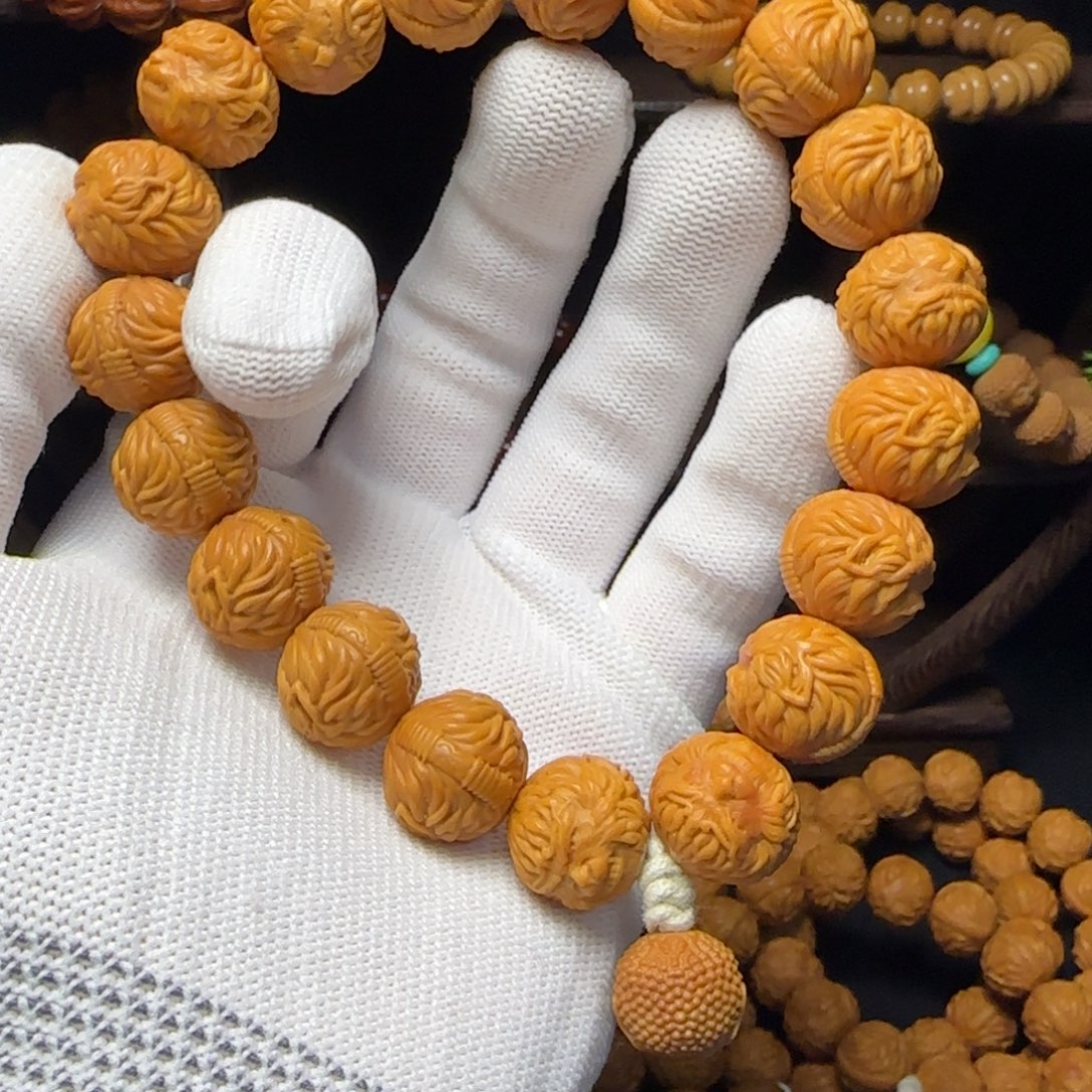 涛***哥吊坠猴头核桃猴头