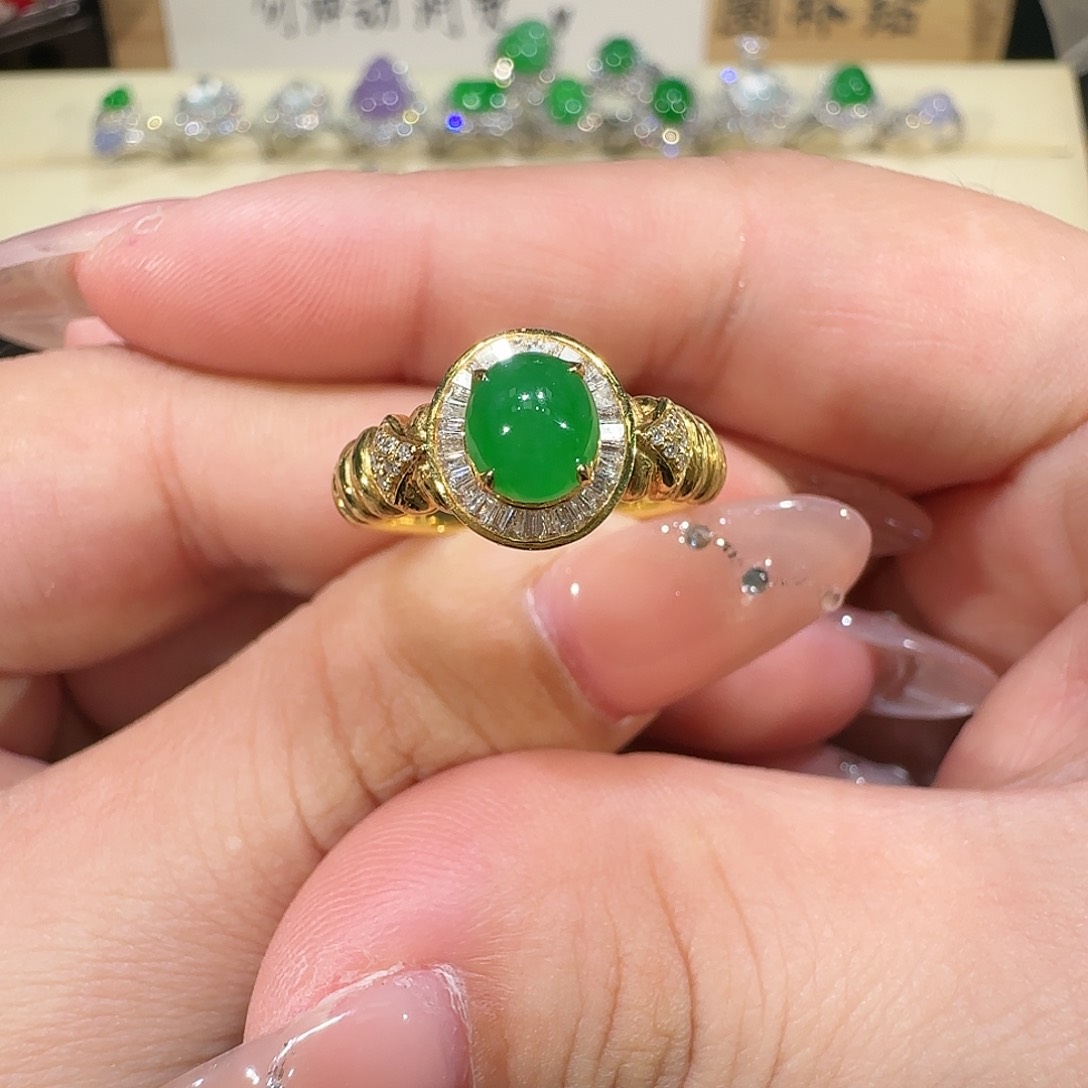 【闪购商品】18K金镶嵌戒指翡翠