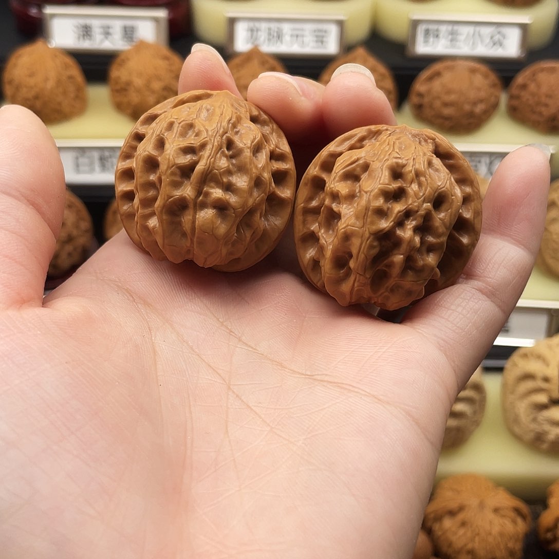 文玩核桃把件磐石36尺2045