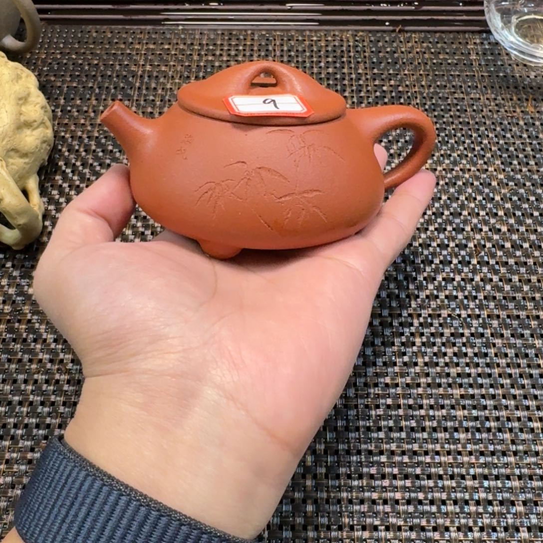 9号紫砂壶大红泥景舟石瓢180CC刻绘