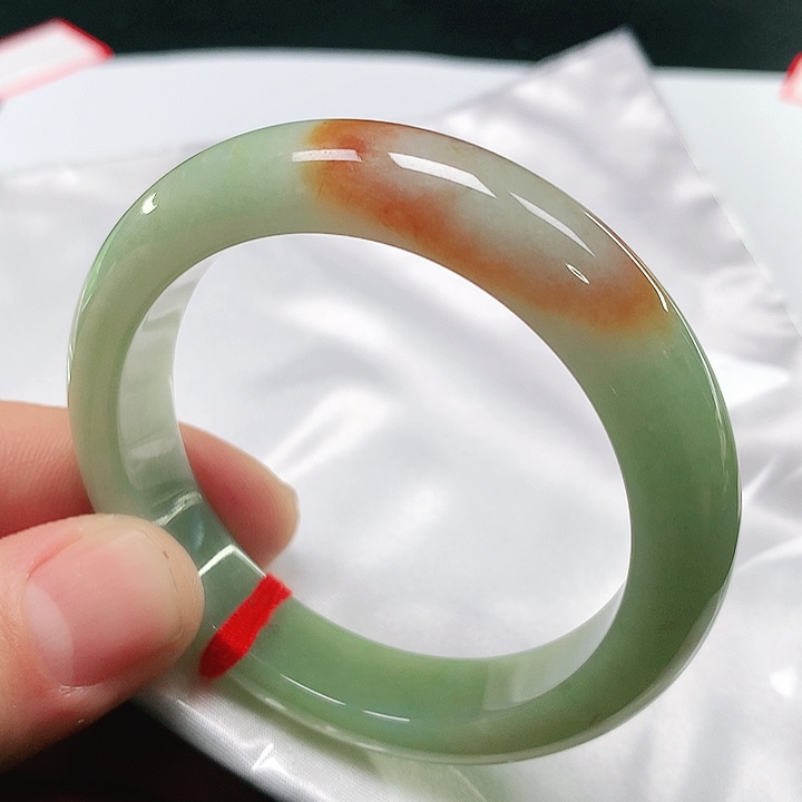 翡翠手镯未镶嵌翡翠手镯未镶嵌