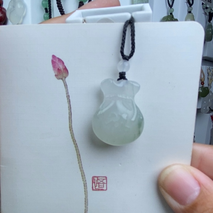 石英质玉未镶嵌颈饰