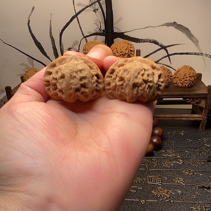 文玩核桃把件宫灯