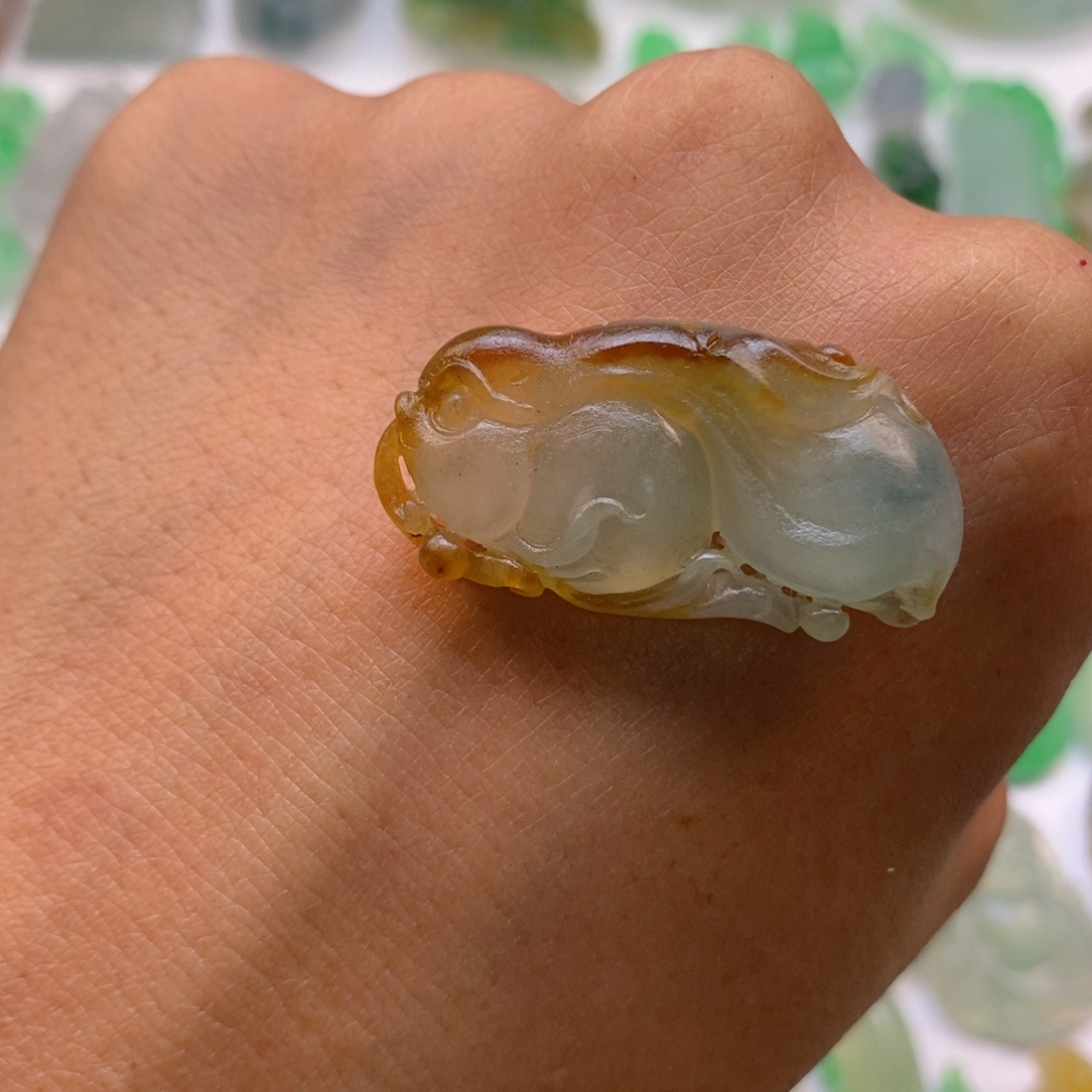 定制翡翠未镶嵌金鱼