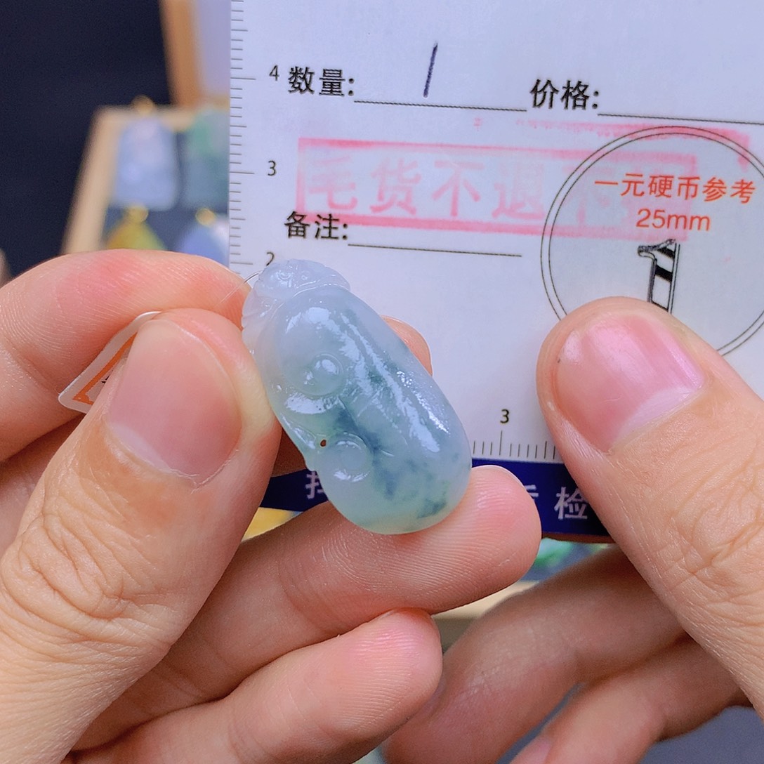 翡翠未镶嵌颈饰翡翠