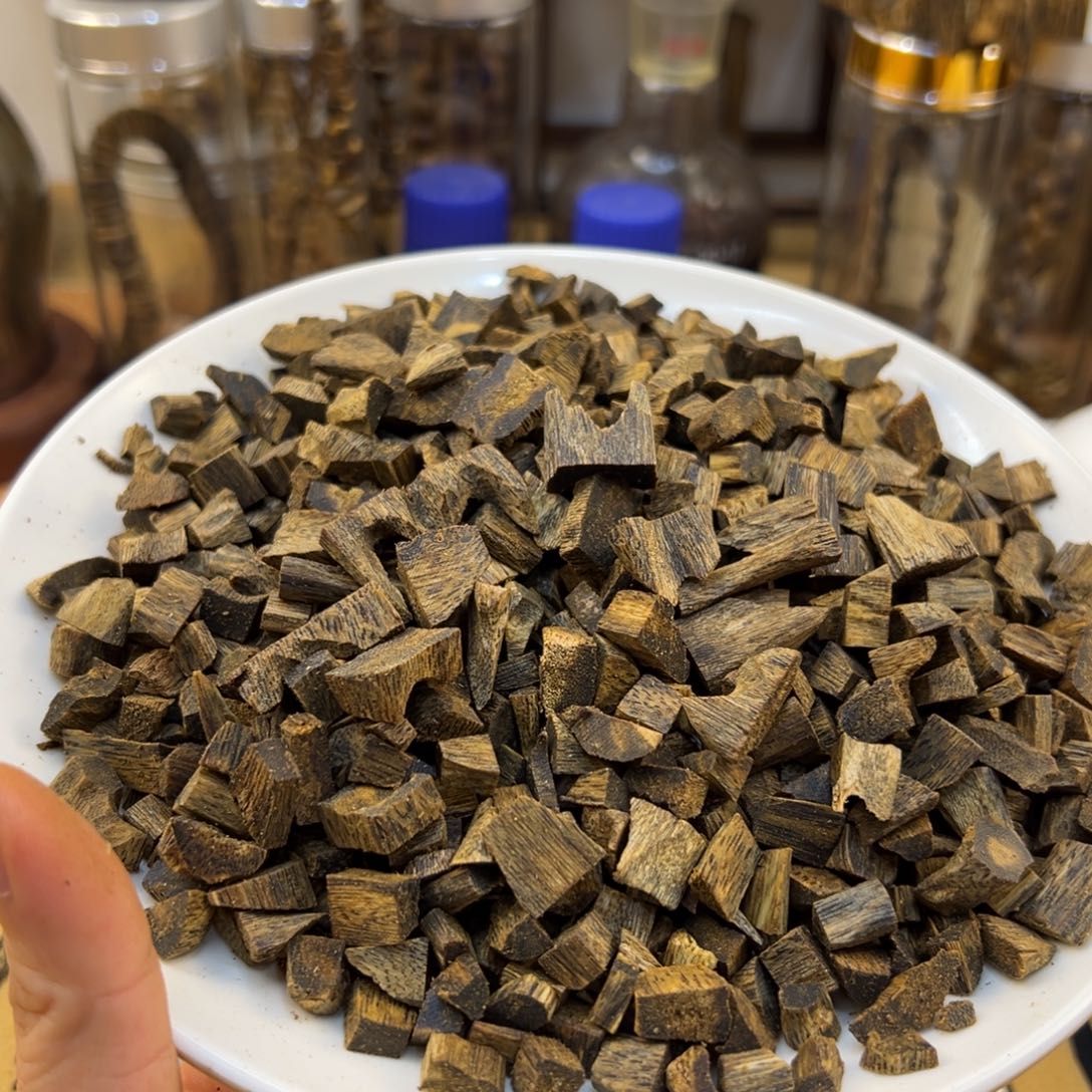 徐***生沉香碎屑沉香棋楠沉香金沙叶碎料120克